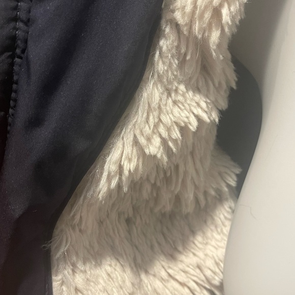 Abercrombie and Fitch Puffer Jacket - Picture 4 of 7